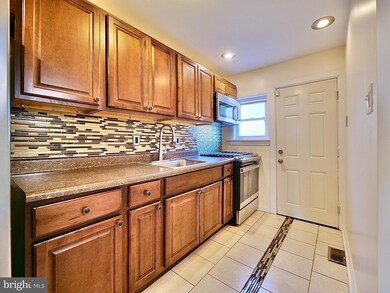 37 Whitely Terrace, Darby, PA 19023 - photo 2