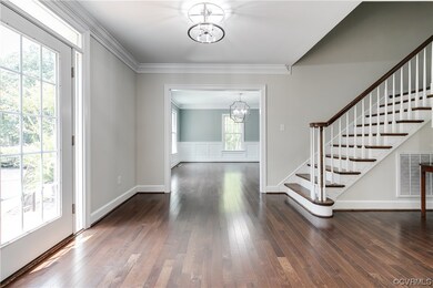 Wood floors, crown moulding