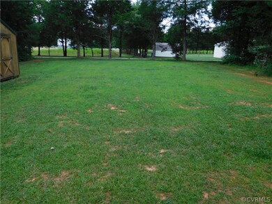 Nice play area for horseshoes, cornhole or just to
