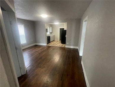 211 E Adams St, Pittsburg, KS 66762 - photo 5