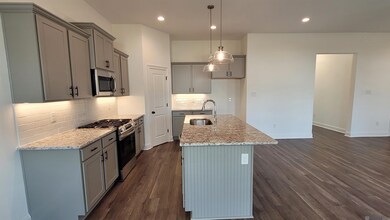 10443 Highpoint Dr, Denham Springs, LA 70706 - photo 5