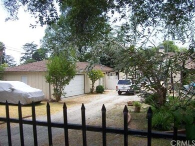 2 car garage with studio apartment-739 N. Glendora