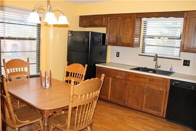 10237 Noland Rd, Lenexa, KS 66215 - photo 5