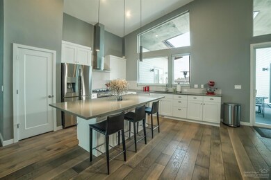 4577 SW Zenith Ave, Redmond, OR 97756 - photo 4