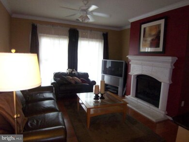 12909 Centre Park Cir unit 404, Oak Hill, VA 20171 - photo 3