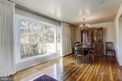 8610 Dunbrook Ln, Laurel, MD 20708 - photo 6