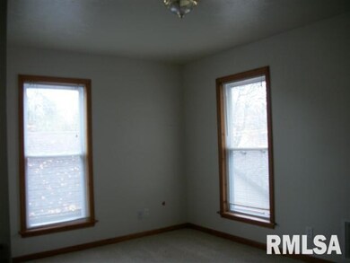 324 N Mclean St, Lincoln, IL 62656 - photo 6