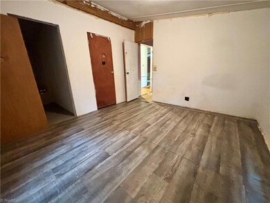 5992 Boulder Dr, High Point, NC 27263 - photo 5