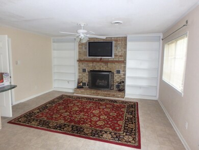 400 Estate Dr, Jacksonville, NC 28540 - photo 2