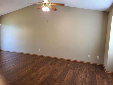 1819 N Country Walk Ln, Mulvane, KS 67110 - photo 2