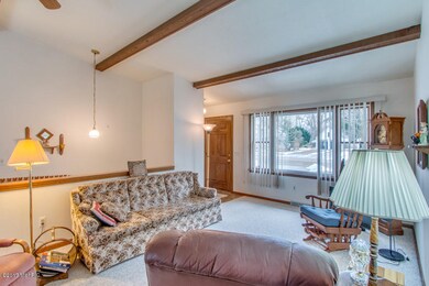 Slightly vaulted ceilings