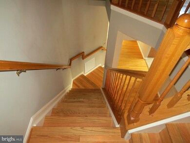 10001 Tulip Tree Dr, Bowie, MD 20721 - photo 6