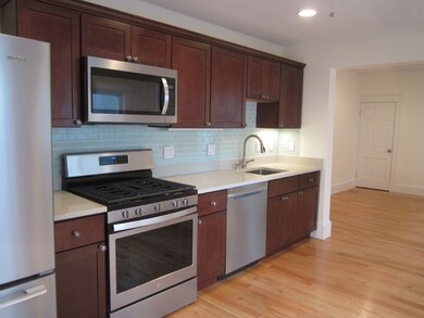 15 Plympton St unit 15, Waltham, MA 02451 - photo 2