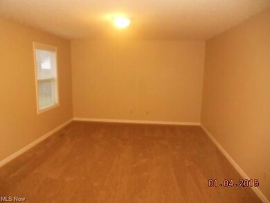 401 Parkview Dr, Sheffield Lake, OH 44054 - photo 4