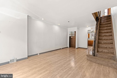 2422 S Iseminger St, Philadelphia, PA 19148 - photo 3