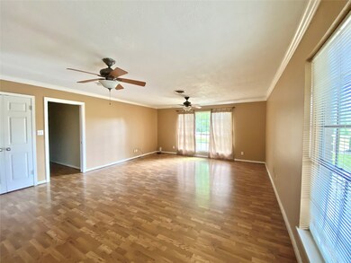 2400 Hillcrest Dr, Bay City, TX 77414 - photo 3