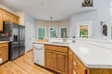 5228 Roundtree St, Shawnee, KS 66226 - photo 4