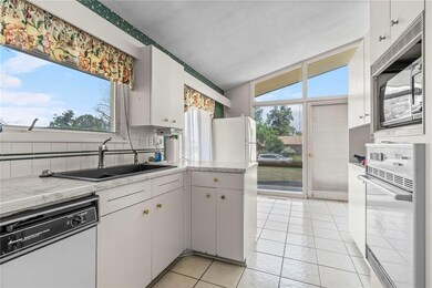 3835 Indiandale Cir SE, Cedar Rapids, IA 52403 - photo 4