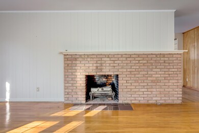 06 - 3447 Sunningdale Way-6.jpg[1]