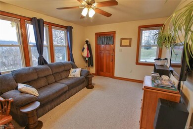 304 Diamond St, Slatington, PA 18080 - photo 6