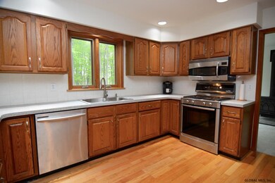 33 Knollwood Dr, Saratoga Springs, NY 12866 - photo 6