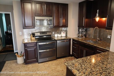 557 S Dexter Dr, Lansing, MI 48910 - photo 6