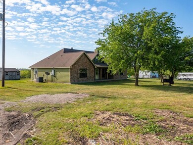 206 Walker Creek Rd, Ennis, TX 75119 - photo 2