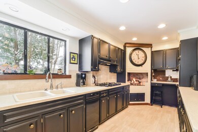 012-Kitchen-3663062-large