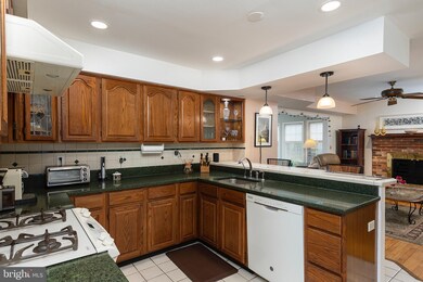 316 Beach Dr, Annapolis, MD 21403 - photo 4