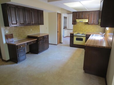 1909 Knollridge Ct, Columbus, OH 43229 - photo 6