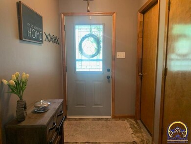 3940 SW Crawford Rd, Topeka, KS 66610 - photo 6