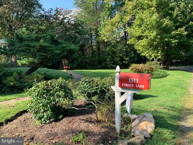 1511 Forest Ln, McLean, VA 22101 - photo 3