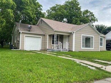 1423 Olive St, Gainesville, TX 76240 - photo 2