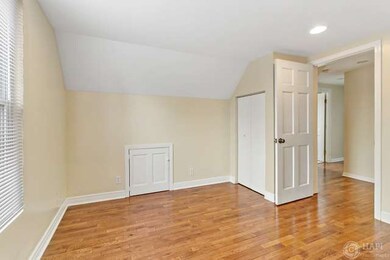 821 N Jackson St, Waukegan, IL 60085 - photo 4