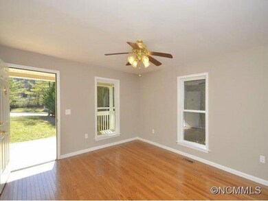 4 Forest Lake Dr, Asheville, NC 28803 - photo 3