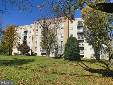 3421 W Chester Pike unit B65, Newtown Square, PA 19073 - photo 2