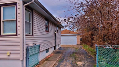 283 Paxton Ave, Calumet City, IL 60409 - photo 2