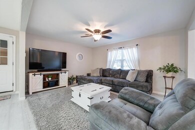 609 Woodcrest Dr, Hurst, TX 76053 - photo 7