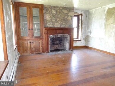 3827 Schuylkill Rd, Spring City, PA 19475 - photo 7