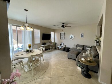 2728EMeganSt_16060_2