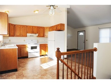 Vaulted Ceiling Eat In Kitchen & Living Room!