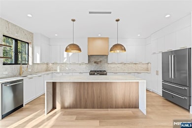 215 Kensington Rd, River Edge, NJ 07661 - photo 6