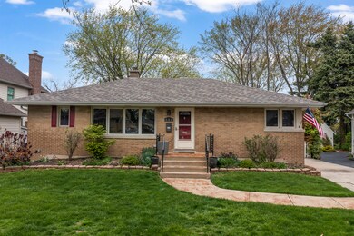 273 E Columbia Ave, Elmhurst, IL 60126 - photo 2