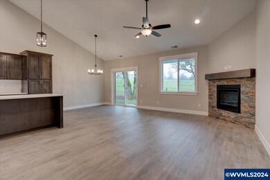 598 NE Fern Ave, Dallas, OR 97338 - photo 6