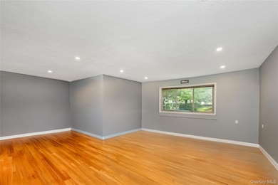 2449 Union Blvd unit 21A, Islip, NY 11751 - photo 5