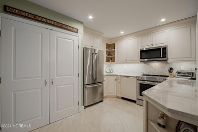 12 Western Reach unit 146G, Red Bank, NJ 07701 - photo 5