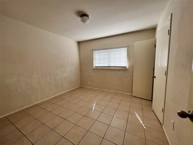 10322 Dalehurst Ct, Houston, TX 77075 - photo 5