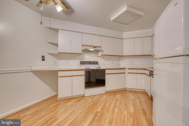 3041 Fallstaff Rd unit 103D, Baltimore, MD 21209 - photo 2
