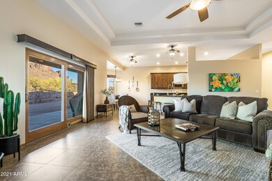3539 N Prospectors Rd-16