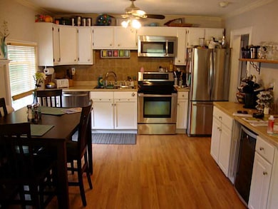 14 Almy St unit 3, Newport, RI 02840 - photo 5